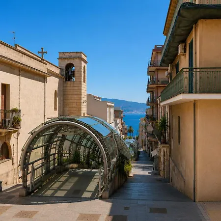Urban 3b- 5 Ospiti- Centro Storico Lägenhet Reggio di Calabria